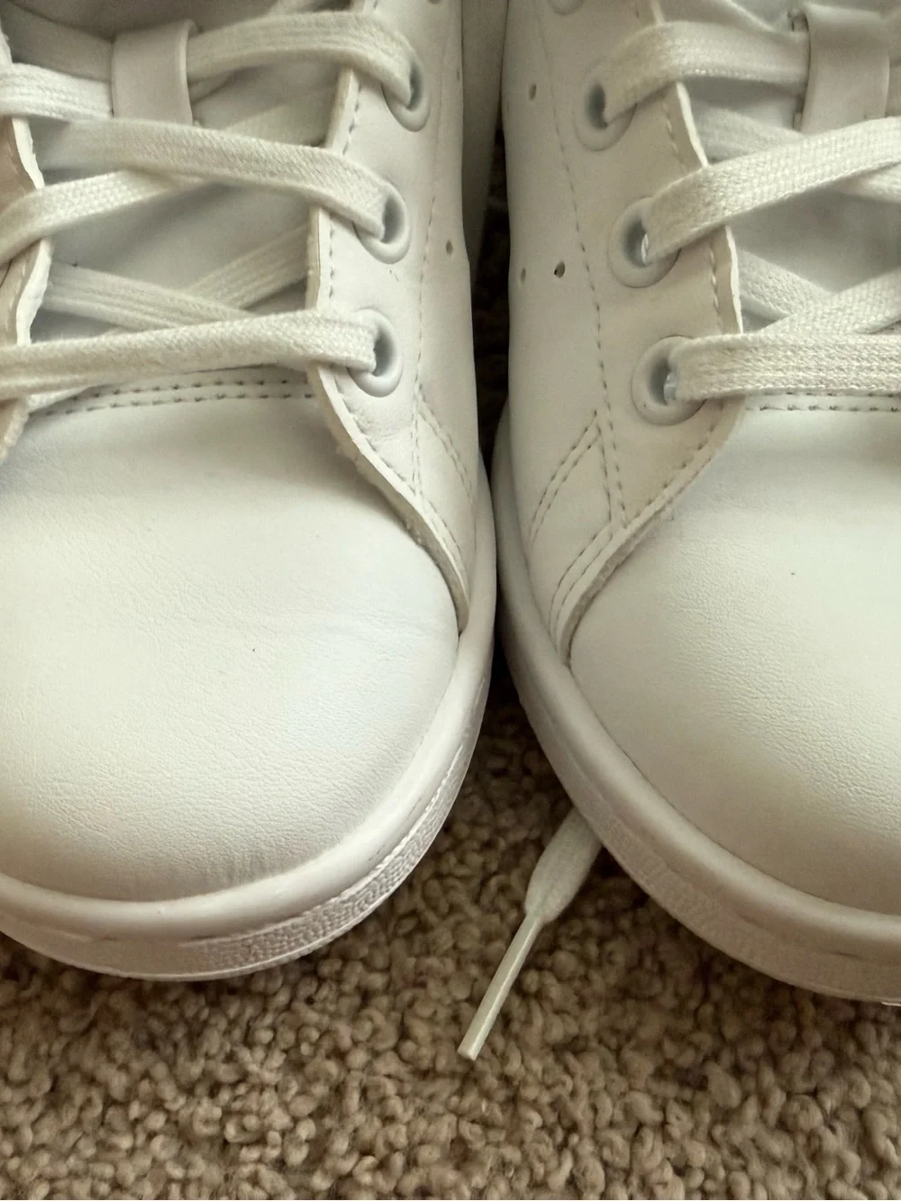 Like New Adidas Stan Smith big kid size 4